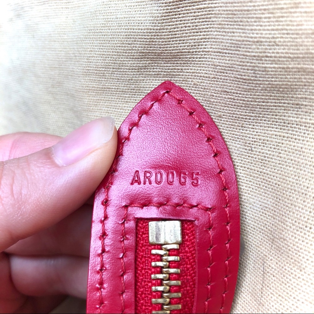 Louis Vuitton Saint Jacques Red Epi Shoulder Bag - Picture 3 of 8